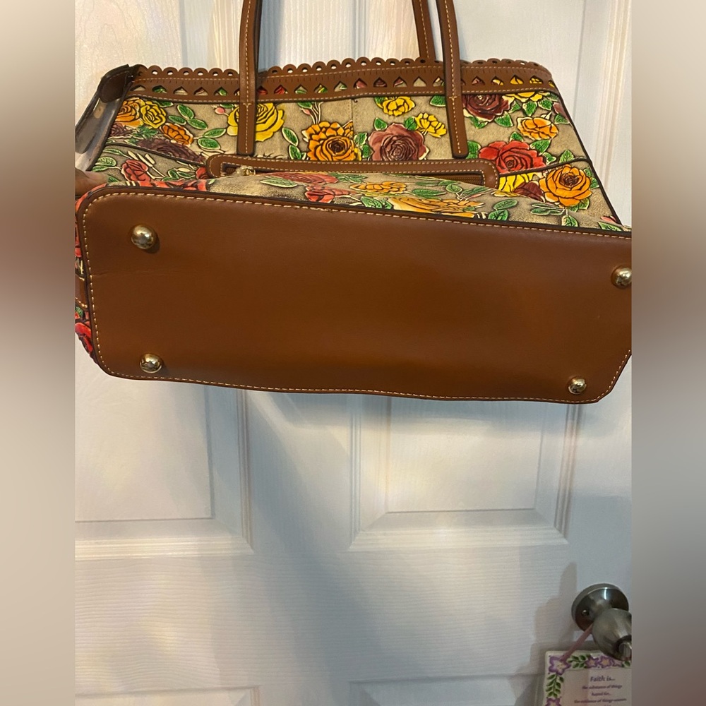 Rose Floral Embossed Leather Tote/Purse with Brown Leather Trim - Picture 6 of 16